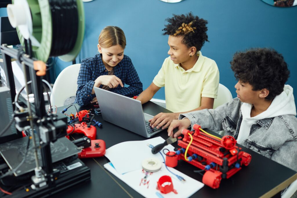 teens studying robotics 5 things kids love about homeschooling